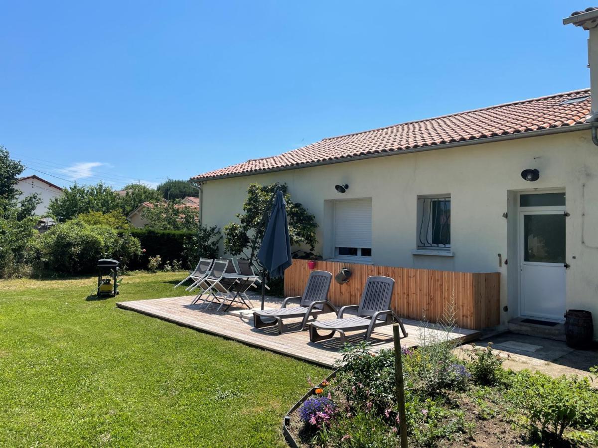 Villa Aux Lagerstroemias Bergerac Esterno foto